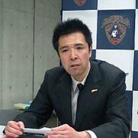 Hard earned win: Grouses coach Kazuaki Shimoji speaks at a news conference after his team\'s 80-79 win over the B-Corsairs on Wednesday in Yokohama. | ED ODEVEN
