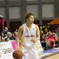 Steady hand: The strong play of guard Takehiko Shimura is one of the reasons why the Sendai 89ers are in the playoff picture in the Eastern Conference this season. | DOMINIKA FITZGERALD