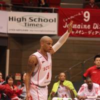 Catalyst: The strong play of Jermaine Dixon has Hamamatsu in first place in the Eastern Conference. | HIROKO IWASA