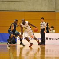 Point provider: Chiba Jets forward Jamel Staten has been a solid contributor to the expansion team during its first season, averaging more than 21 points and 10 rebounds per game. | YOSHIAKI MIURA