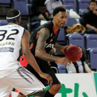 Veteran leader: Osaka Evessa forward Mike Bell has been an integral presence at both ends of the floor during the team\'s resurgence. | HIROAKI HAYASHI