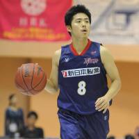 Brilliant performance: Rizing Fukuoka guard Akitomo Takeno finishes with 20 points on a perfect shooting night (6-for-6 from the field and 5-for-5 at the free-throw line) in his team\'s 106-97 overtime road win over the Yokohama B-Corsairs on Saturday.
 | RIZING FUKUOKA / BJ-LEAGUE