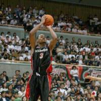 Standout player: Mikey Marshall helped the Osaka Evessa win their third straight league title in 2007-08. He will play in the Kuwait League this season. | OSAKA EVESSA PHOTO
