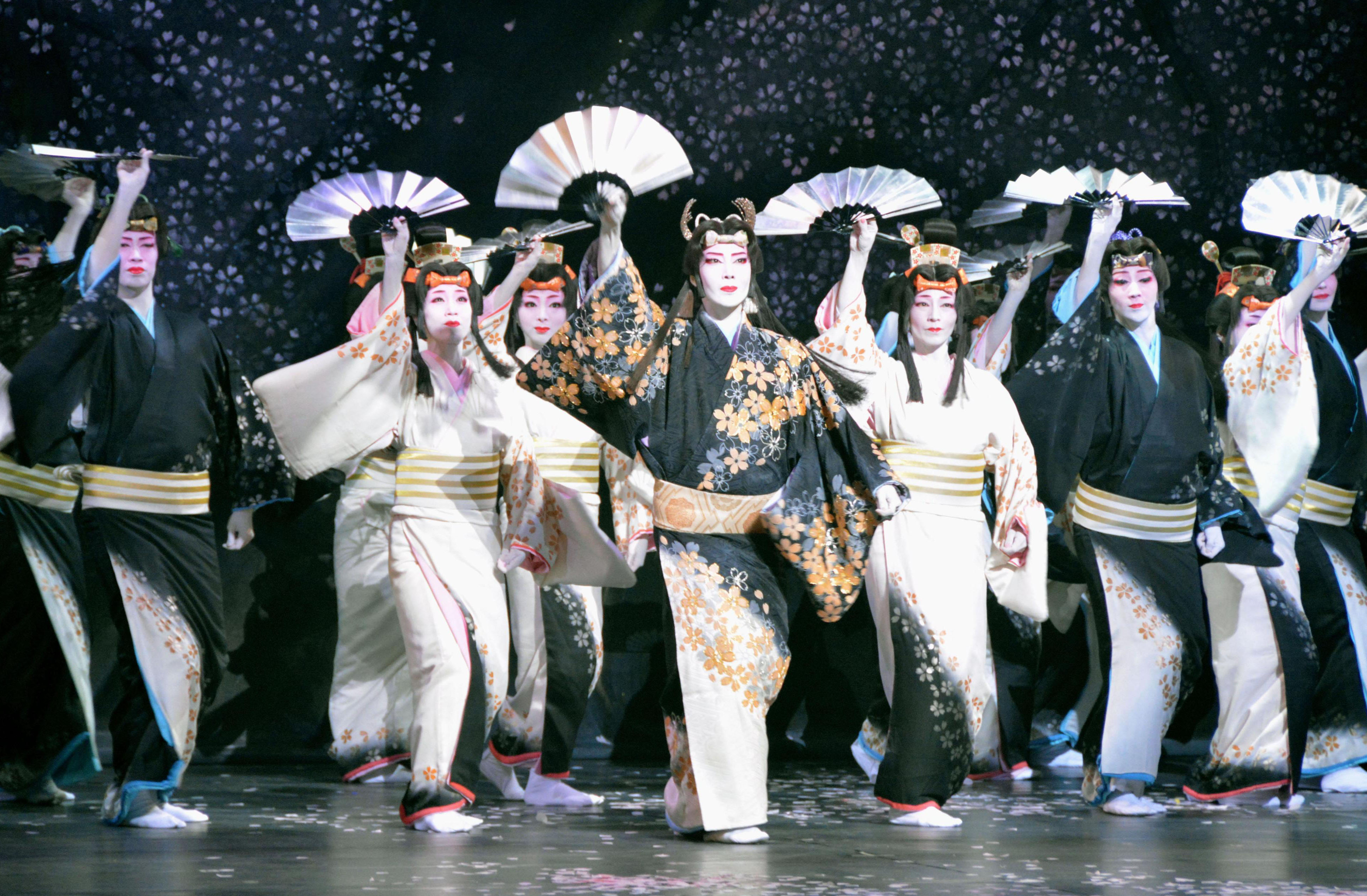 Japan's storied all-female Takarazuka theater troupe wows Taiwan