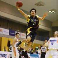 Winning attitude: Veteran floor leader Shingo Okada is helping the youthful Gunma Crane Thunders establish a foundation in the franchise\'s inaugural season. | GUNMA CRANE THUNDERS / BJ-LEAGUE