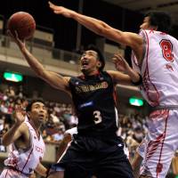 Quality scorer: Yokohama\'s Masayuki Kabaya is averaging 12.6 points per game for the second-year franchise. | YOSHIAKI MIURA