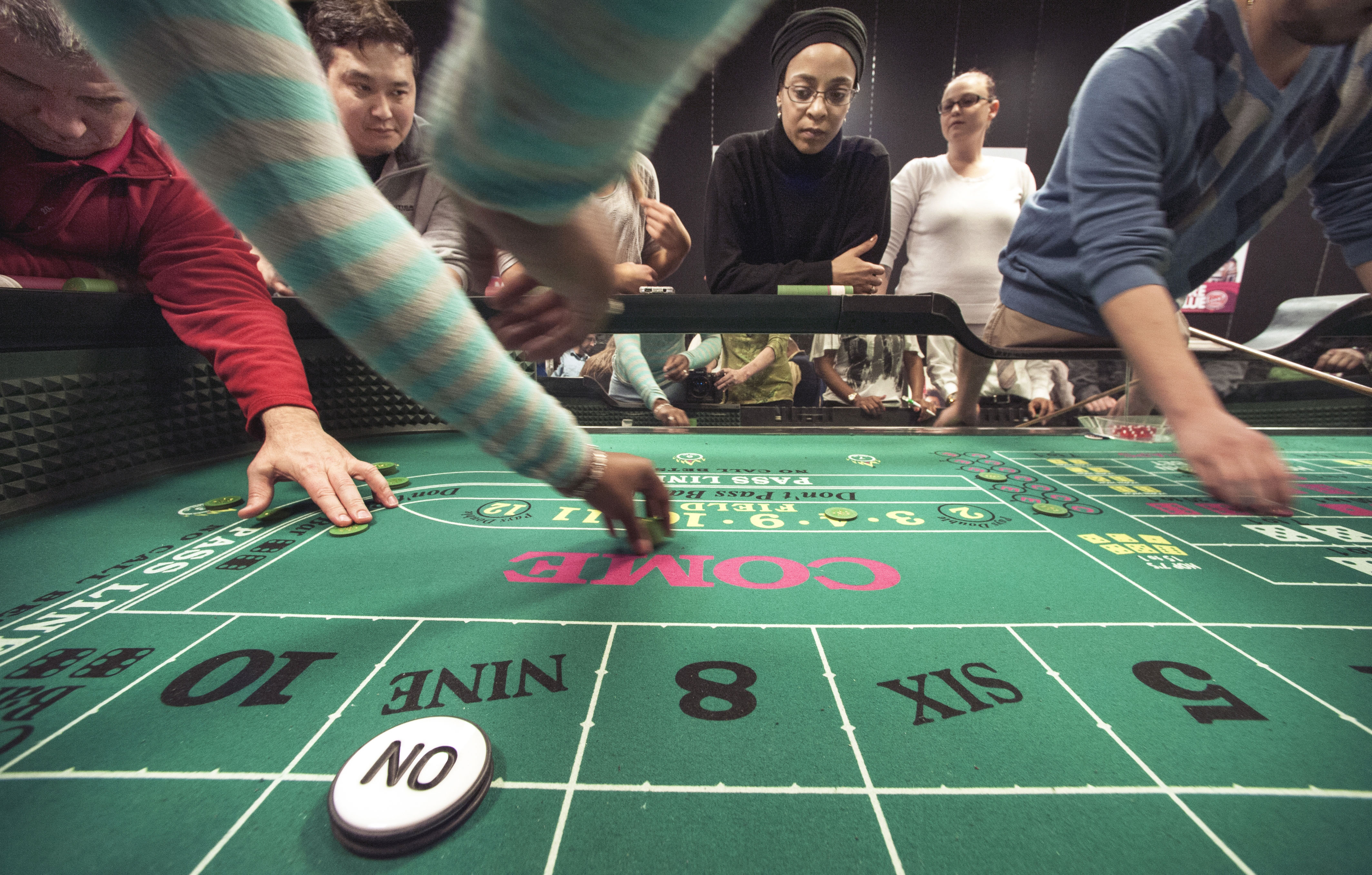 Best casino dealer school