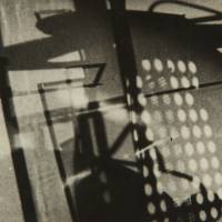 Light experiments: A still from Laszlo Moholy-Nagy\'s film piece \"Lightplay: Black-White-Gray\" (1930). | &#169; HATTULA MOHOLY-NAGY
