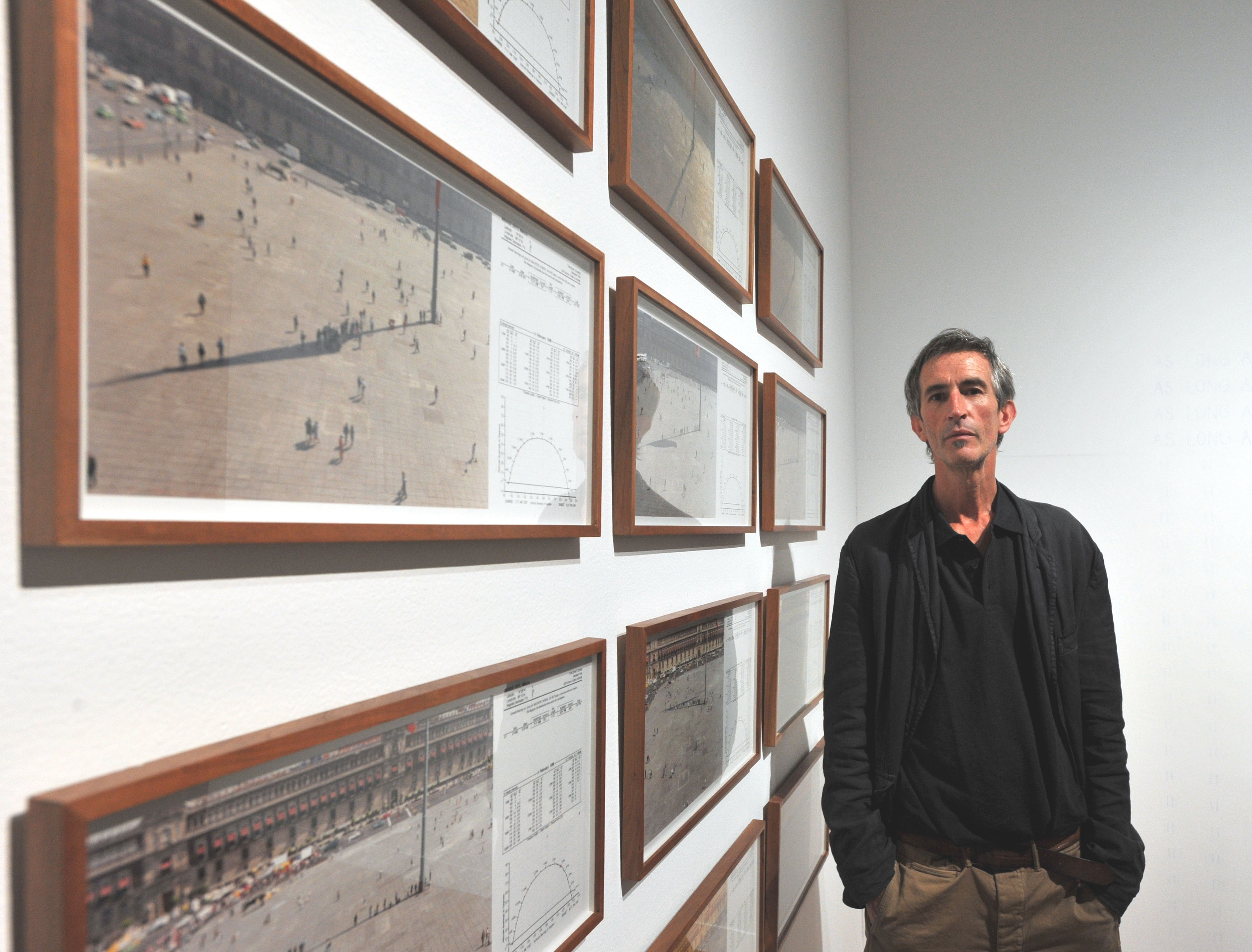 'Mexico Survey': Francis Alÿs stands by his work  'Time Lapse, Zócalo' (May 22, 1999, in collaboration with Rafael Ortega, Mexico City) at the Museum of Contemporary Art, Tokyo. | YOSHIAKI MIURA