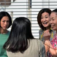 A scene from the television program \"Family Game,\" which is a remake of a
popular film from 1983. | FUJI TV