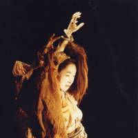 Reaching for the stars: France-based butoh dancer Sumako Koseki will both perform and give a talk on consecutive days at Theater X (Cai) in Tokyo. | PHOTO COURTESY OF THEATER X (CAI)