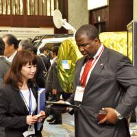 Networking: Attendants at the two-day Japan Sustainable Mining, Investment and Technology Business Forum (J-SUMIT) on how to utilize Africa\'s natural resources exchange information Thursday on the sidelines of the Minato Ward event. | KYODO