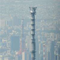 On duty: Tokyo Skytree takes over as the primary TV broadcast tower for the Tokyo area Friday. | KYODO