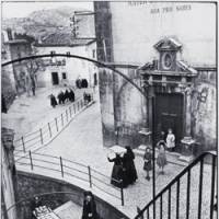 Seeing things differently: \"L\'Aquila Abruzzo, Italy\" (1951) by Henri Cartier-Bresson | TOKYO METROPOLITAN MUSEUM OF PHOTOGRAPHY