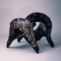 A saddle decorated with a bush-clover design in mother-of-pearl inlay (Kamakura Period) | EISEI-BUNKO MUSEUM