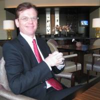 Home away from home: Martin Fluck relaxes in the lobby of the Oakwood Premier Tokyo Midtown serviced apartment building in Minato Ward on Jan. 18. Japan remains magnet for Kobe-born Swiss hotelier