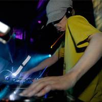 Glass beats: DJ100mado spins tunes at Back To Chill, a monthly dubstep event in Shibuya, Tokyo. | JAN-WILLEM PAIJENS PHOTOS