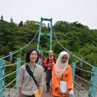 IASC conference attendees get out and about in Yamanashi Prefecture. | WINIFRED BIRD PHOTO