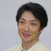 Kyogen actor Mansai Nomura, who plays a city slicker in \"The Seagull,\" talks about how Anton Chekov is a true modern dramatist. | NOBUKO TANAKA