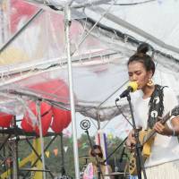 This year\'s Island Stage, which featured bands from other Asian countries, received a makeover making it an attractive draw for visitors. Solid sets from bands like Thailand\'s Yellow Fang didn\'t hurt either. | ©SUMMERSONIC, ALL RIGHTS RESERVED