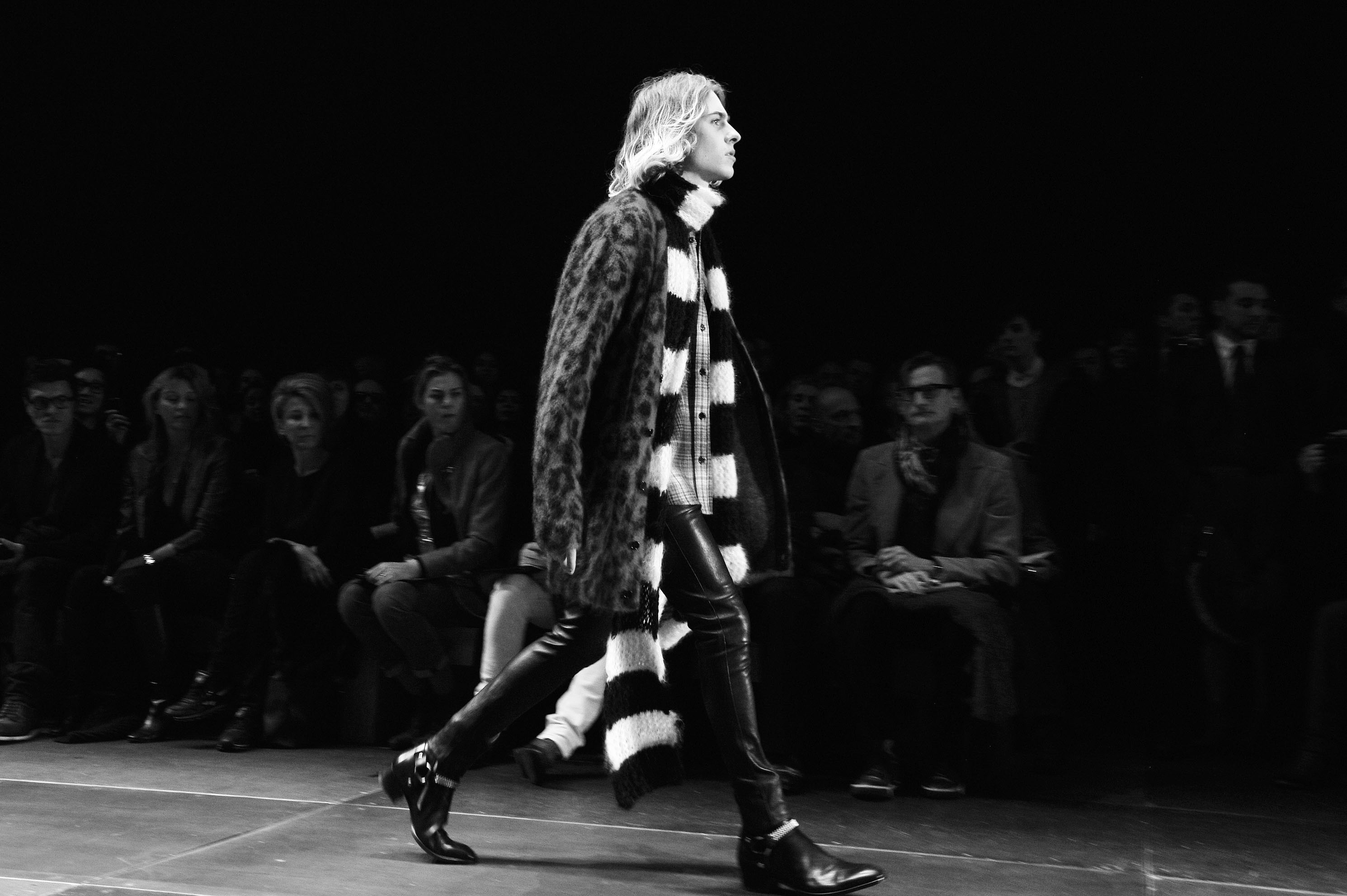 Color-changing fashion, Hedi Slimane's first Saint Laurent Color-changing fashion, Hedi Slimane's first Saint Laurent