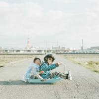 Toyokazu Nagano\'s daughters Miu (right) and Kanna in \"Tandem\" (2011) from the \"Magic Road\" series\" (2013). | &#169; TOYOKAZU NAGANO