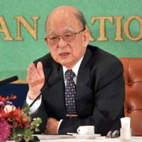 Nobel cause: Akira Suzuki, winner of the 2010 Nobel Prize in chemistry and a professor emeritus at Hokkaido University, faces reporters Monday at the Japan National Press Club in Tokyo. | YOSHIAKI MIURA PHOTO