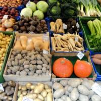 Age how you eat: Adopting a diet rich in vegetables and unprocessed foods and focusing on stress-management activities such as yoga have been shown to increase the length of telomeres, the ends of chromosomes linked to aging. Veggie-heavy diet and yoga shown to slow cell aging