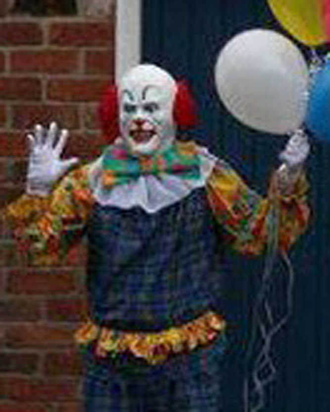 'Northampton Clown' terrorizes English town | The Japan Times