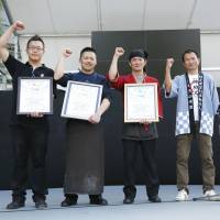 Men of taste: The winners of last year\'s Ikemen Battle show off their certificates. | &#169; 2013 \"Kids Return\" Seisaku Iinkai