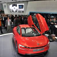 Volkswagen displays a plug-in hybrid concept car XL1. | YOSHIAKI MIURA PHOTO