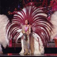 Full glitz: A scene from the grande finale in the Revue titled \"Congratulations Takarazuka!!\" | &#169; TAKARAZUKA REVUE COMPANY