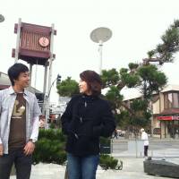 Thanks for coming: Japan-born residents  Takeshi Ebato and  Yukina Matsuo meet in San Francisco\'s Japantown. | NICOLAS GATTIG