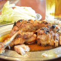 Finger-licking: Tender chicken in garlic oil falls right off the bone at Ikkaku, an import from Takamatsu, Kagawa Prefecture. | JJ O\'DONOGHUE