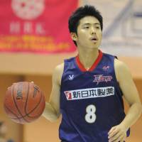 Lower expectations: After a championship runnerup season, guard Akitomo Takeno and the Rizing Fukuoka (11-17) are trying to climb into playoff position.  | RIZING FUKUOKA/BJ-LEAGUE
