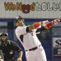 Cleared to return: Swallows slugger Wladimir Balentien will be permitted to travel to Japan in order to participate in spring camp. | KYODO