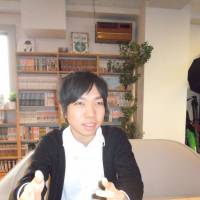 Bagged it: In an interview in Tokyo on Jan. 14, former \"hikikomori\" (shut-in) Ryo Kikuchi talks about how he landed a job by getting creative in his job hunt. | TOMOHIRO OSAKI