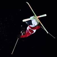 Japan\'s Sho Endo competes in the men\'s freestyle skiing moguls qualifying at the Sochi Winter Olympics on Monday. | AFP-JIJI