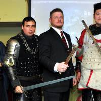 Revealed: Jay Noyes scouted Yasushi Ami (right) for the Japan Armored Battle League. Ami now fights as a knight for the Sanglier team and is expected to be a member of the national team for the next Battle of the Nations tournament. | YOSHIAKI MIURA