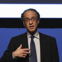 Ray Kurzweil gives a presentation at the UP Experience conference of thought leaders in 2008.  | ED SCHIPUL