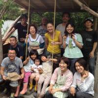 New horizons: Transition Town Hamamatsu members at an outdoor workshop. | JUN OMURA