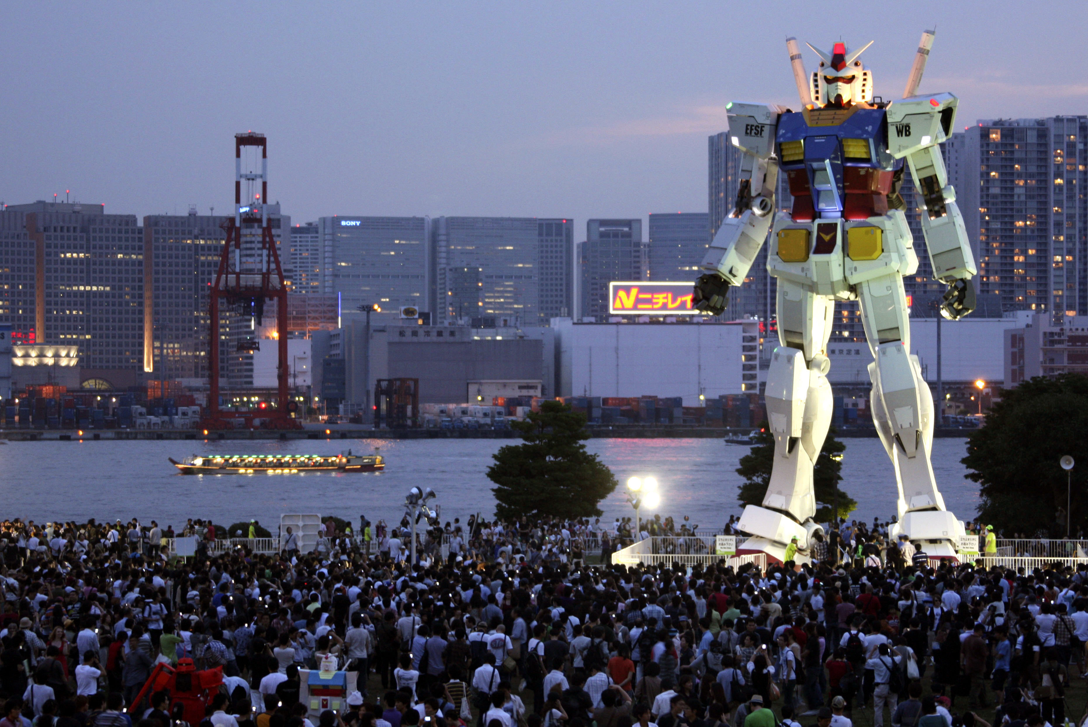 Giant robots officially fly the flag for cool Japan | The Japan Times