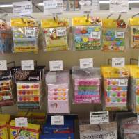 Parents may feel under pressure to create miniature works of art, but luckily many decorative items can be bought at stores. | MAKIKO ITOH