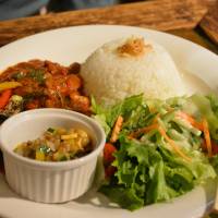 Cheap eats: Chicken curry lunch at Café Indépendants.  | J.J. O\'DONOGHUE