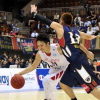 Highest honor: Toyama guard Masashi Joho, now in his ninth season, is the first Japanese ever to be named the bj-league\'s Most Valuable Player for the regular season. | YOSHIAKI MIURA