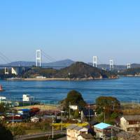 Kurushima-Kaikyo Bridge, the longest suspension bridge in the world, seen from Imabari. | ANGELES MARIN CABELLO