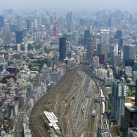 About 10 to 15 hectares of the Shinagawa rail yard will undergo redevelopment. | KYODO