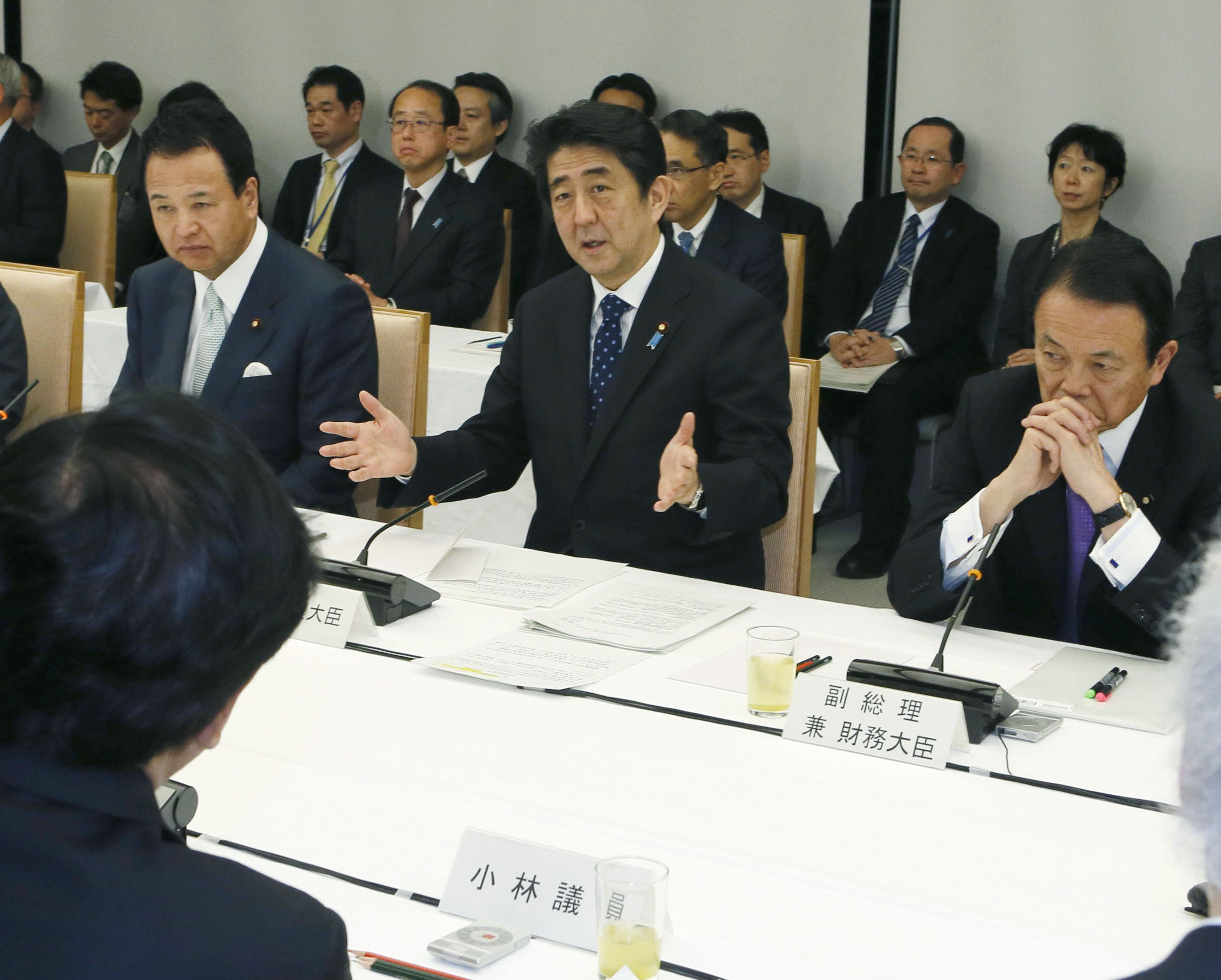 Prime Minister Shinzo Abe attends a meeting on increasing the ratio of foreign workers in Japan at the Prime Minister's Official Residence in Tokyo on April 4. Japanese often shun '3K' jobs that are 'kitsui' (difficult), 'kiken' (dangerous) and 'kitanai' (dirty). | KYODO