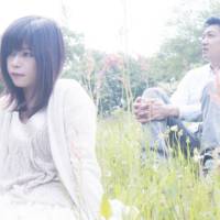 Selling shoegaze by the seashore: Aya Sato and Shota Ishihara have drawn on watery themes for their band Shelling\'s new album, \"Aquarium Sympathy.\" | MIKI MATSUSHIMA