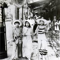 Young moga (modern girls) walk down a Ginza street in 1928 dressed in \"Beach Pyjama Style.\"  | KAGEYAMA KOYO